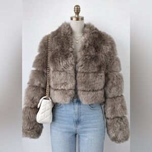 Luxurious Faux Fur Jacket in Gray
